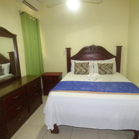 Hotel Enrique I Gazcue, Bed And Breakfast Santo Domingo Exterior photo