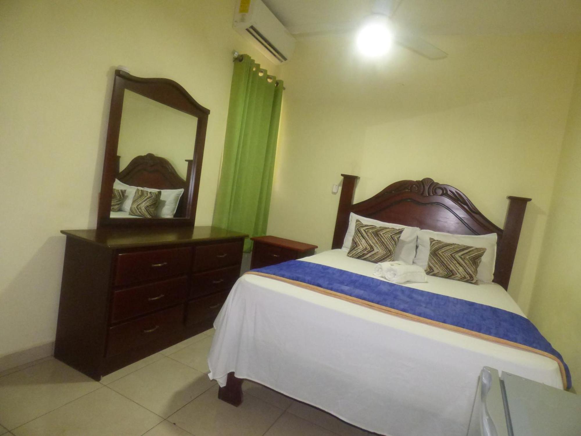 Hotel Enrique I Gazcue, Bed And Breakfast Santo Domingo Exterior photo
