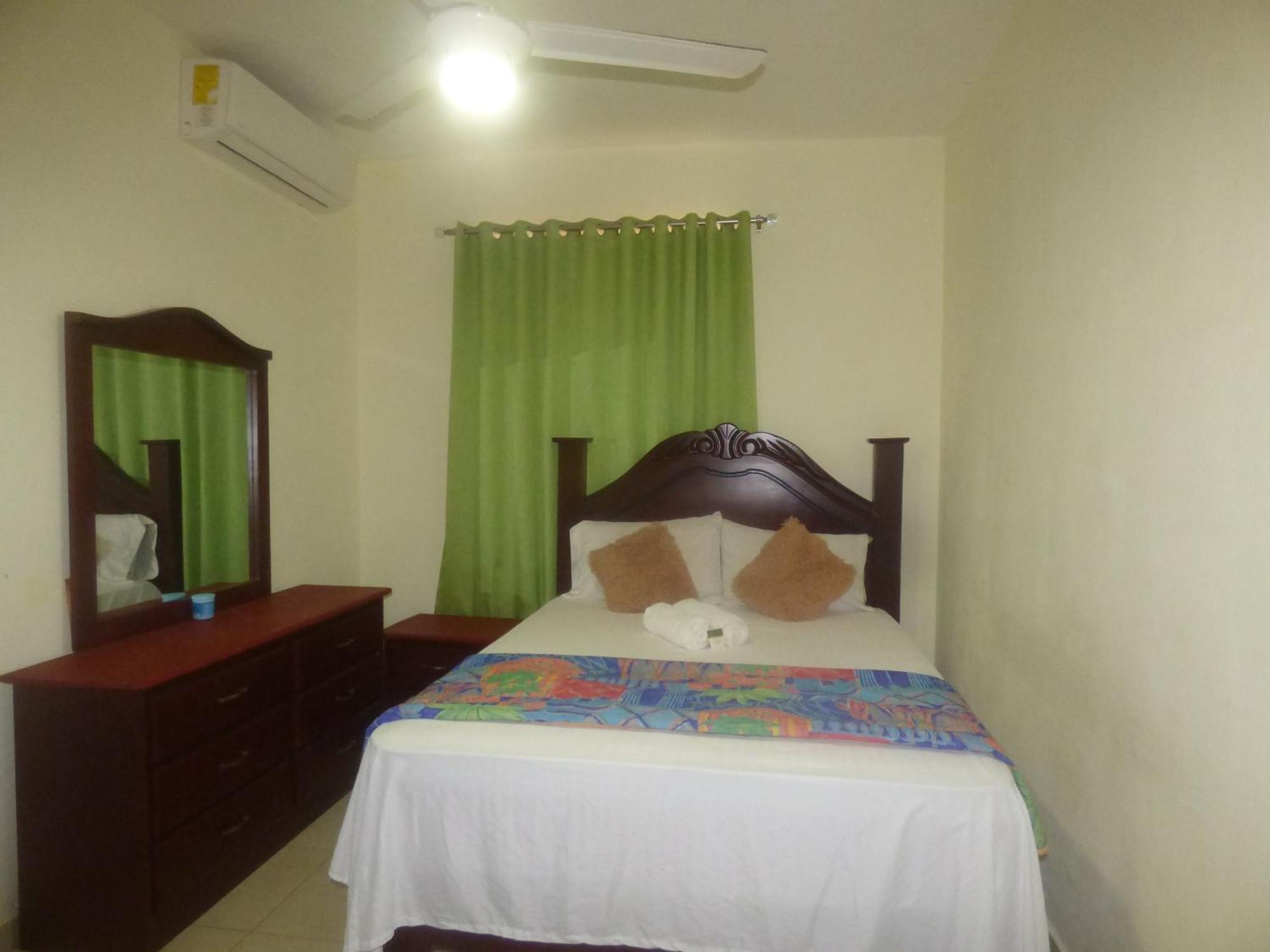 Hotel Enrique I Gazcue, Bed And Breakfast Santo Domingo Exterior photo