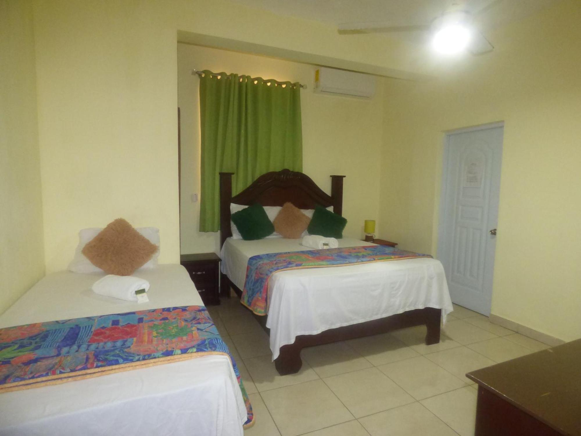 Hotel Enrique I Gazcue, Bed And Breakfast Santo Domingo Exterior photo