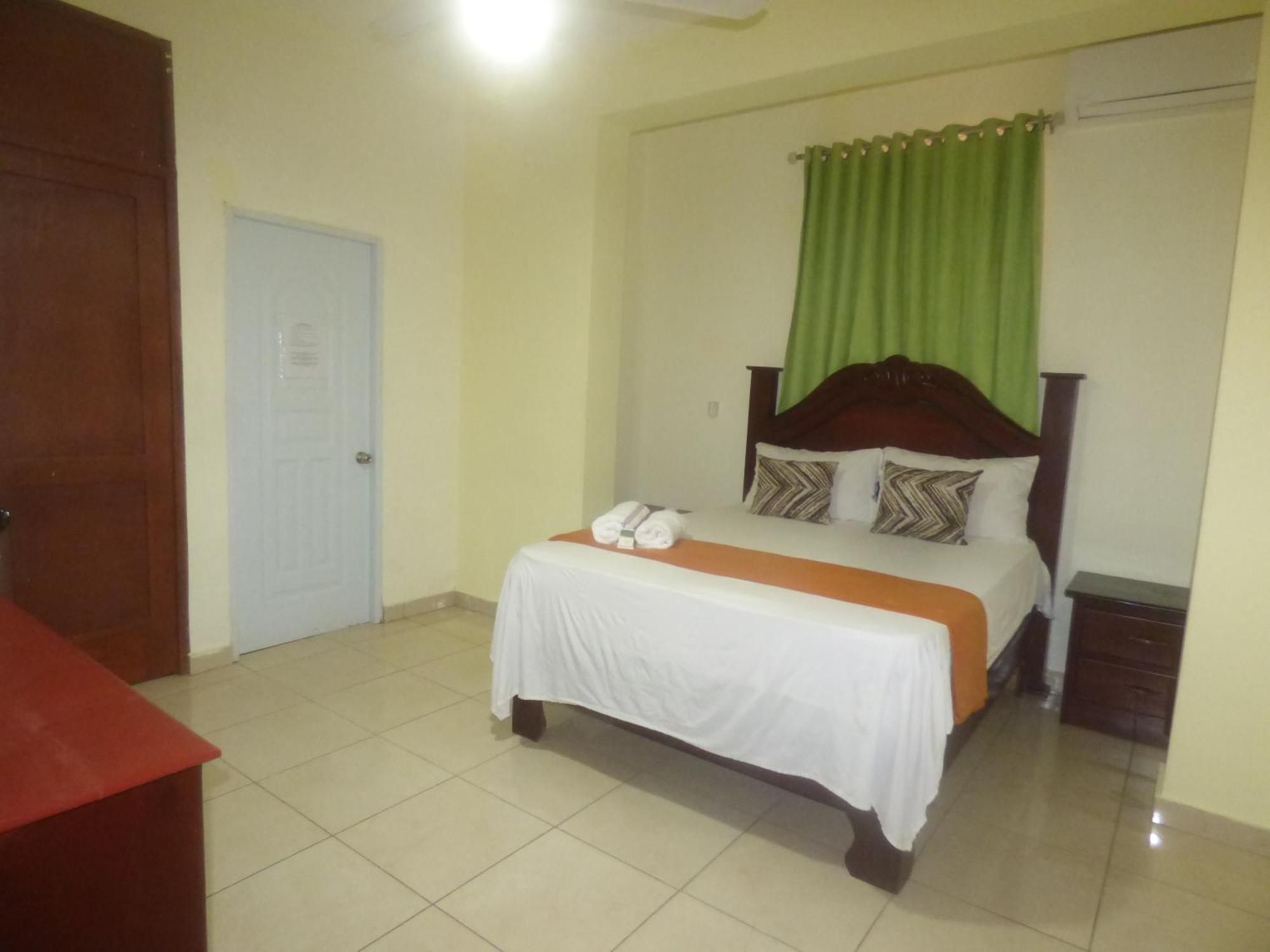 Hotel Enrique I Gazcue, Bed And Breakfast Santo Domingo Exterior photo