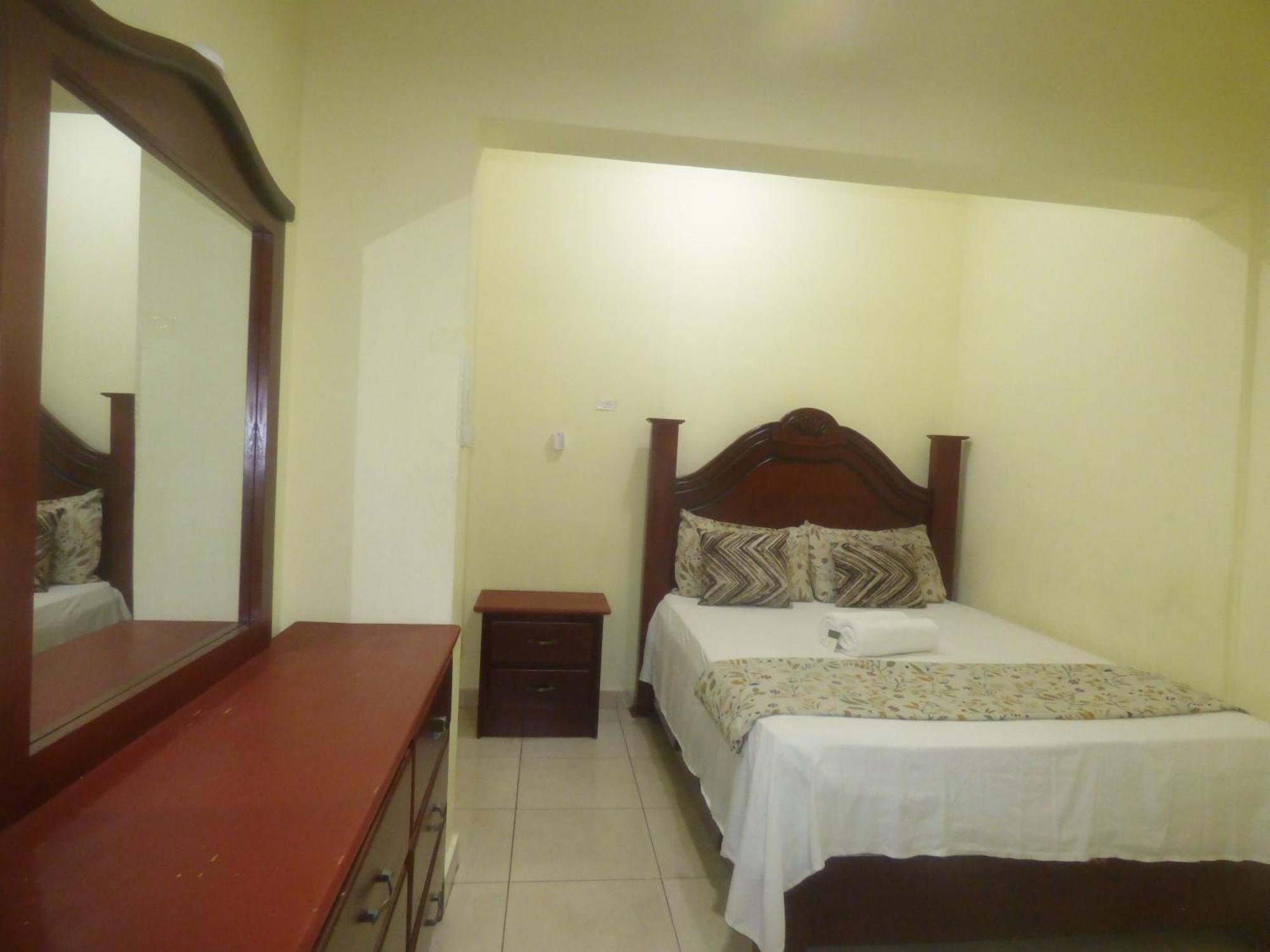 Hotel Enrique I Gazcue, Bed And Breakfast Santo Domingo Exterior photo