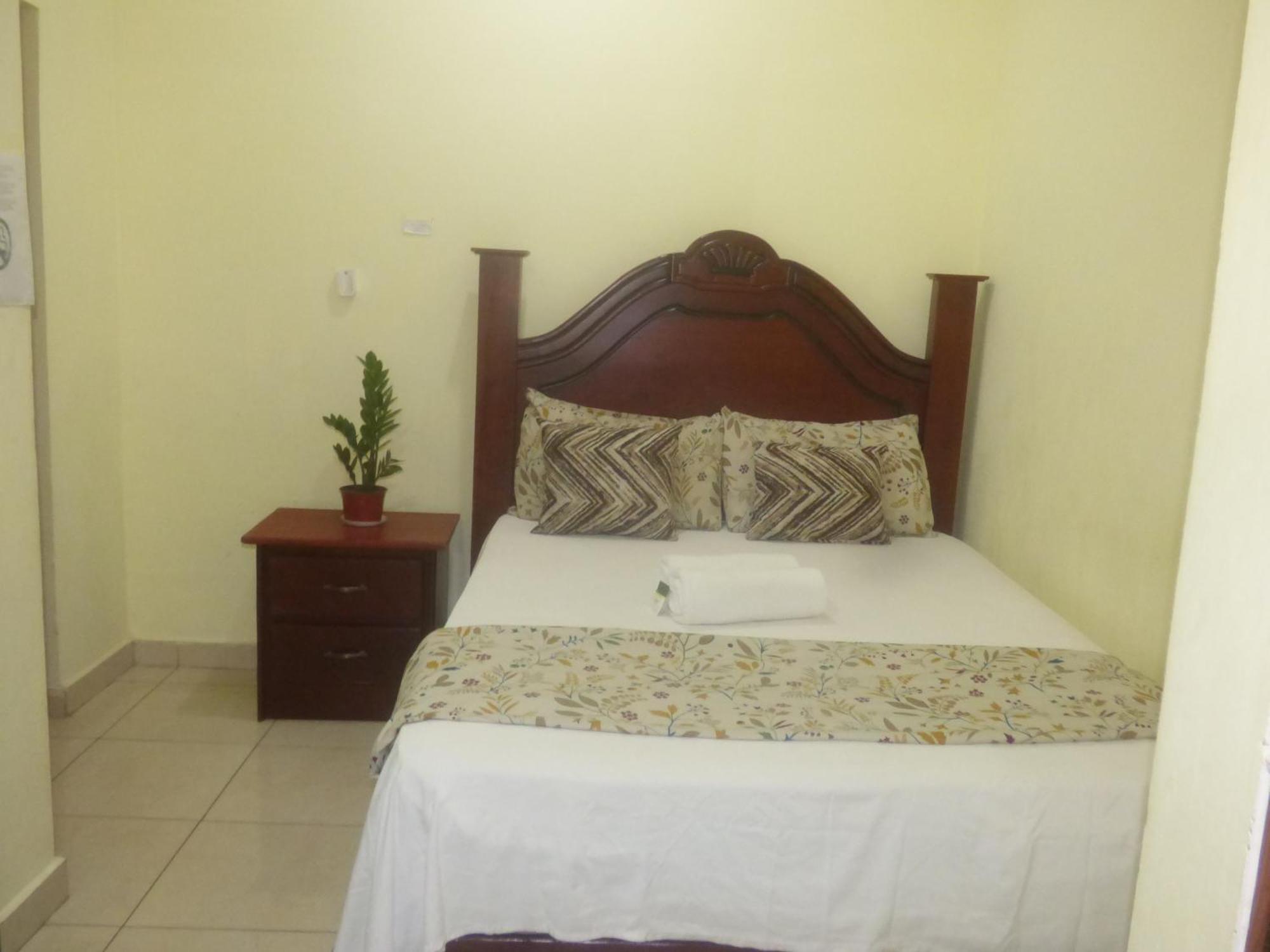 Hotel Enrique I Gazcue, Bed And Breakfast Santo Domingo Exterior photo